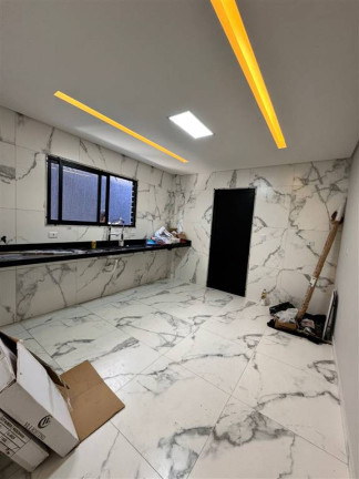 Imagem Casa com 4 Quartos à Venda, em Guilhermina - Praia Grande Imagem Casa com 4 Quartos à Venda, em Guilhermina - Praia Grande
