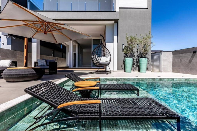 Imagem Casa com 4 Quartos à Venda, 430 m² em Santa Regina - Camboriú Imagem Casa com 4 Quartos à Venda, 430 m² em Santa Regina - Camboriú