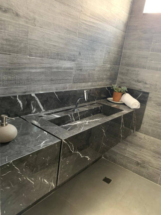 Imagem Casa com 3 Quartos à Venda, 363 m² em Feira De Santana