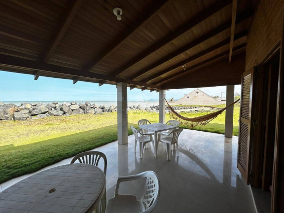 Imagem Casa com 3 Quartos à Venda, 131 m² em Centro - Barra Velha Imagem Casa com 3 Quartos à Venda, 131 m² em Centro - Barra Velha