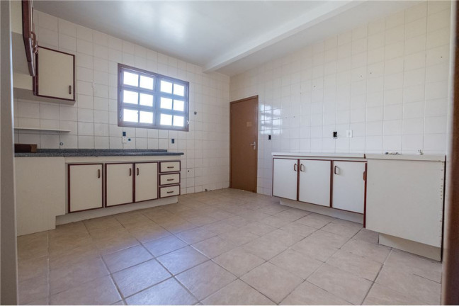 Imagem Casa com 6 Quartos à Venda,  em Córrego Grande - Florianópolis