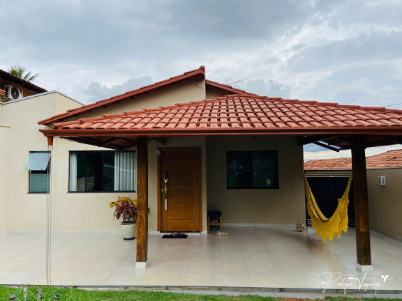 Casa de Condomínio com 3 Quartos à Venda, 250 m² em Fazenda Petrópolis - Residencial Monte Verde - Goiânia