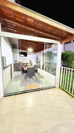 Imagem Casa com 3 Quartos à Venda, 250 m²