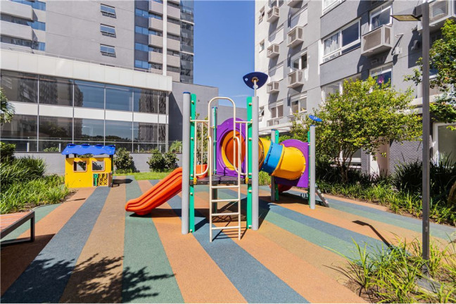 Imagem Imóvel com 3 Quartos à Venda, em Jardim Lindóia - Porto Alegre Imagem Imóvel com 3 Quartos à Venda, em Jardim Lindóia - Porto Alegre