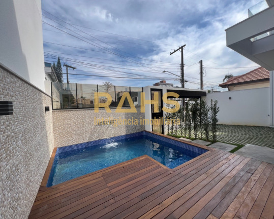 Imagem Casa com 3 Quartos à Venda, 150 m² em América - Joinville