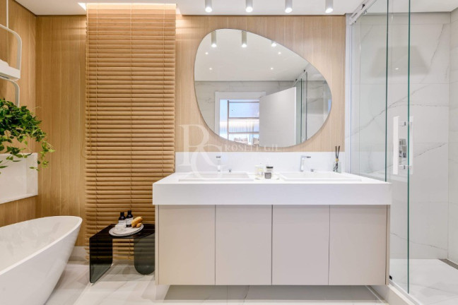 Imagem Apartamento com 3 Quartos à Venda, 233 m² em Petrópolis - Porto Alegre Imagem Apartamento com 3 Quartos à Venda, 233 m² em Petrópolis - Porto Alegre