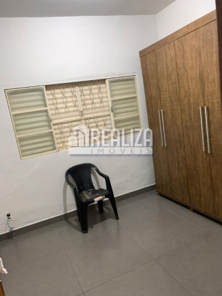 Imagem Casa com 2 Quartos à Venda, 200 m² em Conjunto Manoel Mendes - Uberaba Imagem Casa com 2 Quartos à Venda, 200 m² em Conjunto Manoel Mendes - Uberaba