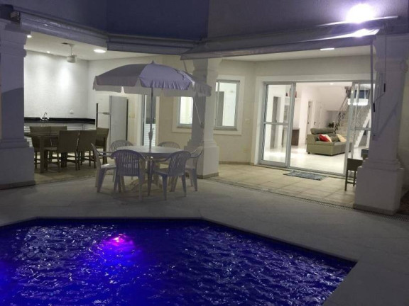Casa com 4 Quartos à Venda,  em Mongaguá