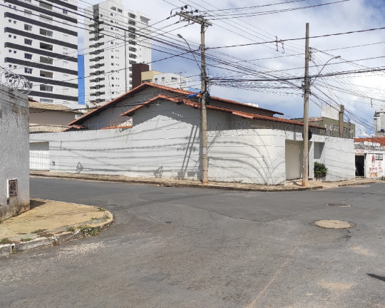 Sobrado com 4 Quartos para Alugar, 360 m² em Todos Os Santos - Montes Claros