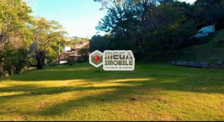Terreno à Venda, 3.363 m² em Córrego Grande - Florianópolis
