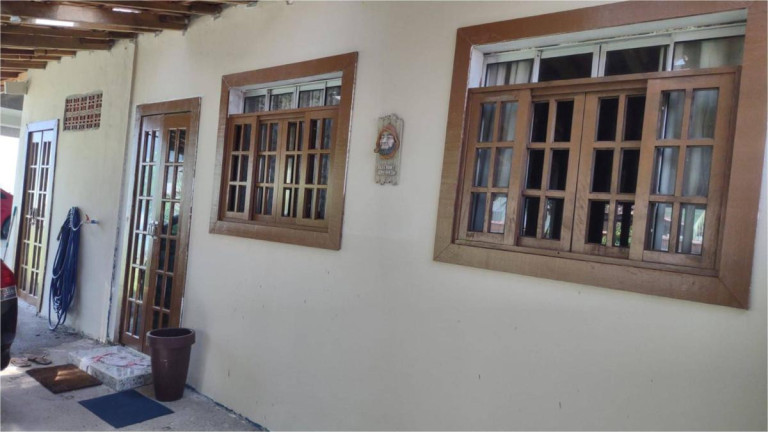 Imóvel com 6 Quartos à Venda, 540 m²