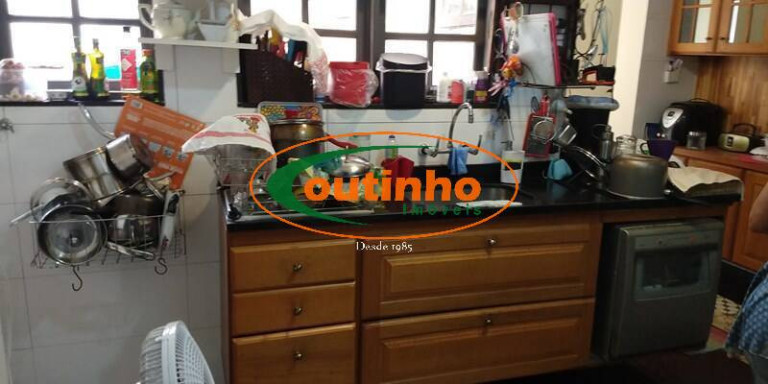 Imagem Casa com 5 Quartos à Venda, 795 m² em Grajaú - Rio De Janeiro Imagem Casa com 5 Quartos à Venda, 795 m² em Grajaú - Rio De Janeiro