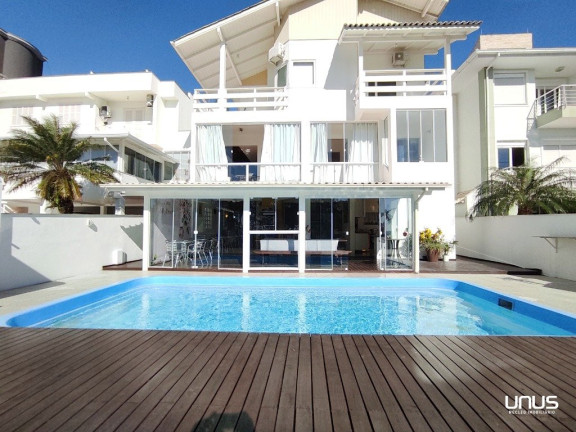 Casa com 3 Quartos à Venda,  em Ponta De Baixo - São José