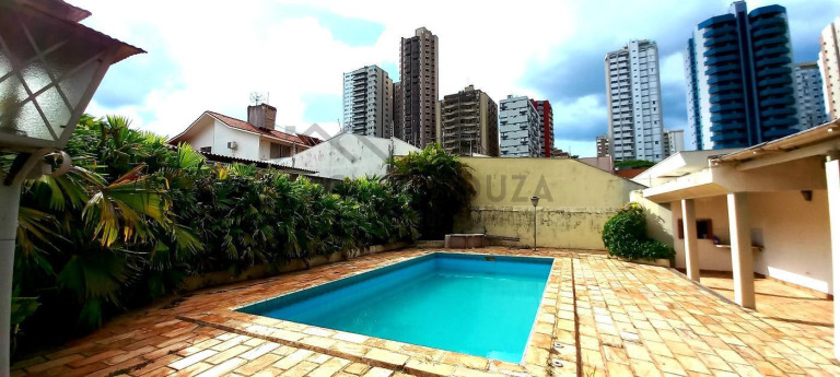 Imagem Casa com 3 Quartos à Venda, 330 m² em Zona 02 - Maringá