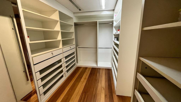 Imagem Imóvel com 3 Quartos à Venda,  em Moinhos De Vento - Porto Alegre