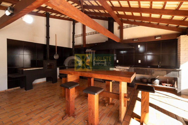 Imagem Casa com 6 Quartos à Venda, 805 m² em Centro - Bombinhas Imagem Casa com 6 Quartos à Venda, 805 m² em Centro - Bombinhas