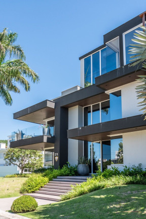 Imagem Casa com 7 Quartos à Venda, 780 m² em Jurerê Internacional - Florianópolis Imagem Casa com 7 Quartos à Venda, 780 m² em Jurerê Internacional - Florianópolis