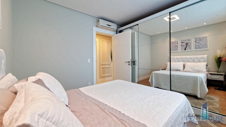 Imagem Apartamento com 4 Quartos à Venda, 129 m² em Centro - Balneário Camboriú Imagem Apartamento com 4 Quartos à Venda, 129 m² em Centro - Balneário Camboriú