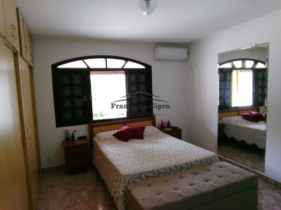 Imagem Casa com 3 Quartos à Venda, 240 m² em Residencial Cooperi - Guaratinguetá Imagem Casa com 3 Quartos à Venda, 240 m² em Residencial Cooperi - Guaratinguetá