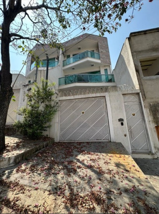 Casa com 3 Quartos à Venda, 290 m² em Cabral - Contagem