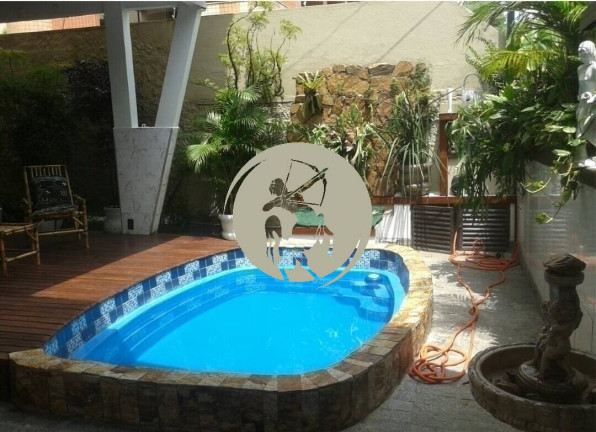 Casa com 3 Quartos à Venda, 264 m² em Embare - Santos