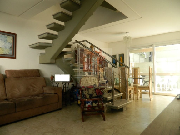 Imagem Casa com 3 Quartos à Venda, 194 m² em Glória - Porto Alegre Imagem Casa com 3 Quartos à Venda, 194 m² em Glória - Porto Alegre