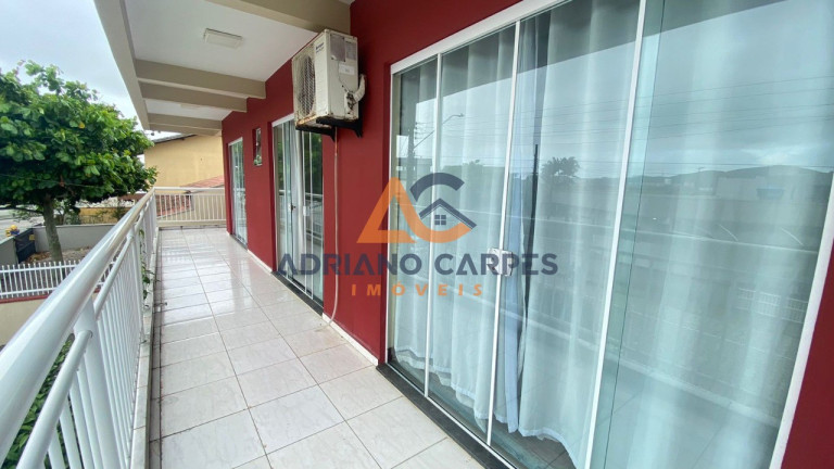 Imagem Sobrado com 5 Quartos para Alugar ou Temporada, 150 m² em Meia Praia - Navegantes