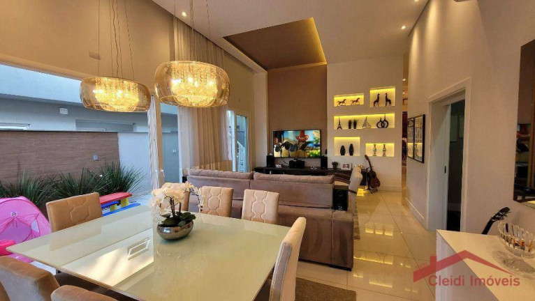 Imagem Casa com 3 Quartos à Venda, 220 m² em Floresta - Joinville Imagem Casa com 3 Quartos à Venda, 220 m² em Floresta - Joinville