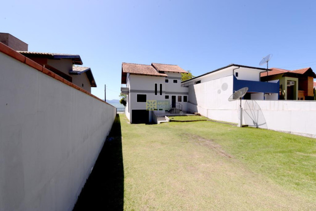 Imagem Casa com 5 Quartos para Alugar ou Temporada, 250 m² em Centro - Porto Belo Imagem Casa com 5 Quartos para Alugar ou Temporada, 250 m² em Centro - Porto Belo