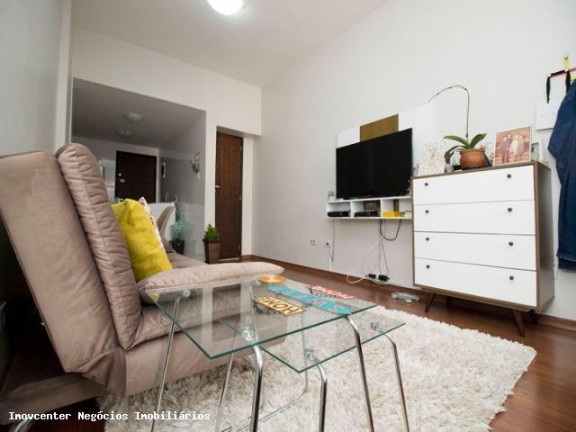 Imagem Kitnet com 1 Quarto à Venda, 35 m² em Copacabana