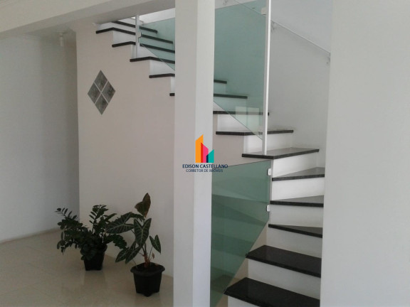 Imagem Sobrado com 4 Quartos à Venda, 300 m² em Viradouro - São Sebastião Imagem Sobrado com 4 Quartos à Venda, 300 m² em Viradouro - São Sebastião