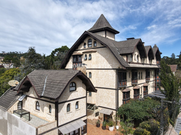 Imagem Imóvel com 24 Quartos à Venda, 1.741 m² em Região De Capivari - Campos Do Jordão