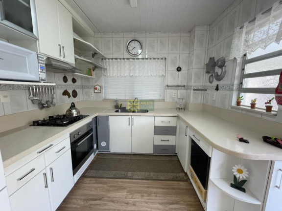 Imagem Casa com 4 Quartos para Alugar ou Temporada, 70 m² em Centro - Porto Belo Imagem Casa com 4 Quartos para Alugar ou Temporada, 70 m² em Centro - Porto Belo