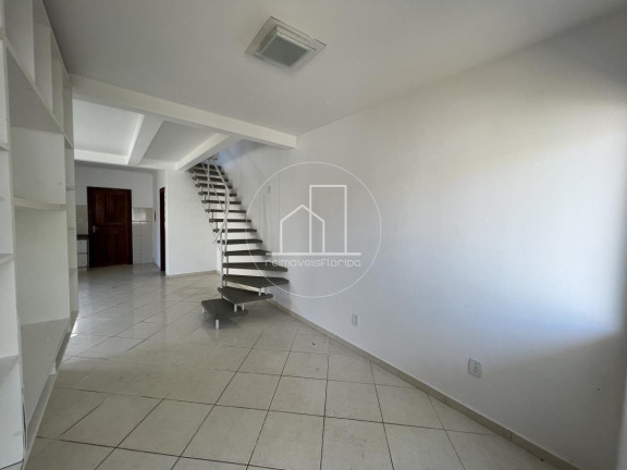 Imagem Casa com 3 Quartos à Venda, 230 m² em São João Do Rio Vermelho - Florianópolis Imagem Casa com 3 Quartos à Venda, 230 m² em São João Do Rio Vermelho - Florianópolis