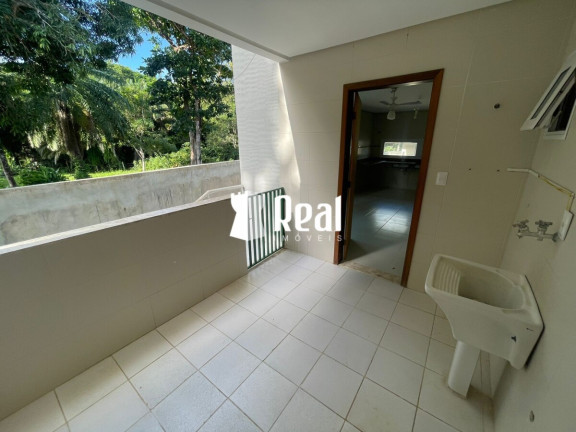 Imagem Casa com 4 Quartos à Venda, 550 m² em Busca Vida - Camaçari Imagem Casa com 4 Quartos à Venda, 550 m² em Busca Vida - Camaçari