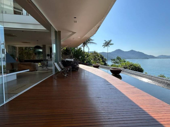 Casa com 6 Quartos à Venda, 1.100 m² em Praia Vermelha - Ubatuba