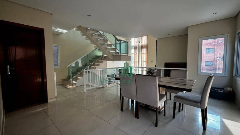 Imagem Sobrado com 3 Quartos à Venda, 316 m² em Jardim Vila Galvão - Guarulhos Imagem Sobrado com 3 Quartos à Venda, 316 m² em Jardim Vila Galvão - Guarulhos