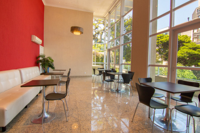 Imagem Apartamento com 3 Quartos à Venda, 123 m² em Petrópolis - Porto Alegre Imagem Apartamento com 3 Quartos à Venda, 123 m² em Petrópolis - Porto Alegre