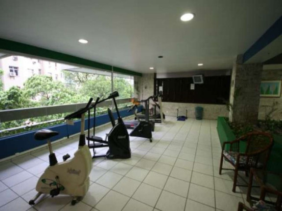 Imagem Imóvel com 2 Quartos para Temporada,  em Copacabana - Rio De Janeiro