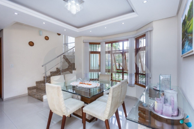 Imagem Imóvel com 4 Quartos à Venda, 251 m² em Sarandi - Porto Alegre