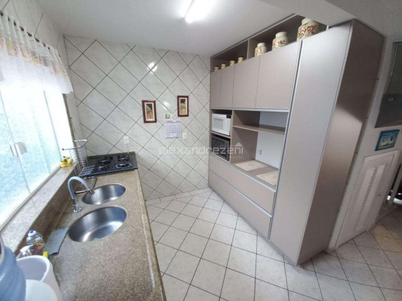 Imagem Sobrado com 3 Quartos para Temporada, em Bombas - Bombinhas Imagem Sobrado com 3 Quartos para Temporada, em Bombas - Bombinhas