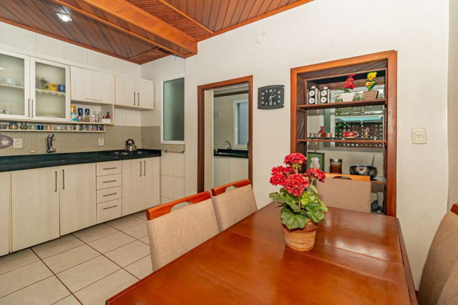 Imagem Imóvel com 3 Quartos à Venda, em Petrópolis - Porto Alegre Imagem Imóvel com 3 Quartos à Venda, em Petrópolis - Porto Alegre