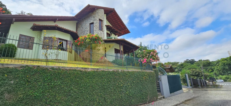 Casa com 4 Quartos à Venda, 307 m² em Escola Agrícola - Blumenau