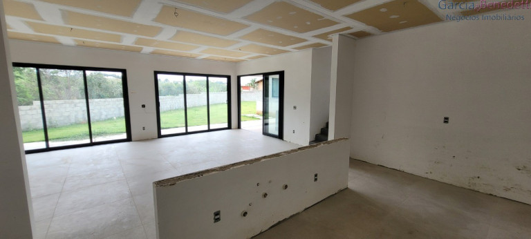 Imagem Casa com 3 Quartos à Venda, 920 m² em Medeiros - Jundiaí