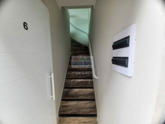 Casa com 2 Quartos à Venda, 49 m²