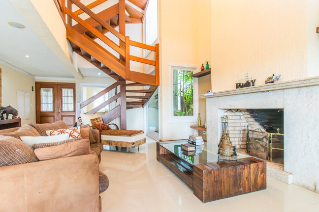 Imagem Casa de Condomínio com 4 Quartos à Venda, 387 m²