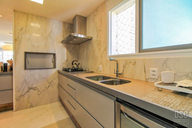Imagem Imóvel com 3 Quartos à Venda, 110 m² em Menino Deus - Porto Alegre Imagem Imóvel com 3 Quartos à Venda, 110 m² em Menino Deus - Porto Alegre