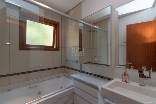 Imagem Imóvel com 5 Quartos à Venda,  em Cristal - Porto Alegre