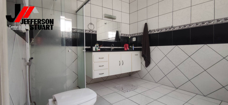Casa com 3 Quartos à Venda, 300 m² em Centro - Guaratinguetá