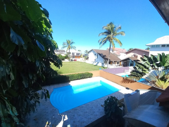Sobrado com 4 Quartos à Venda,  em Bougainvillee I - Peruíbe